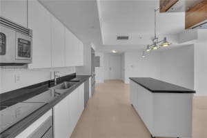 Riverfront, 92 SW 3rd St, Miami, FL 33130, Sold 01/04/22