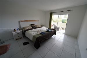 4011 Meridian Ave, Miami Beach, FL 33140, Sold 03/02/22