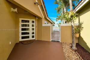 5409 NW 184th St, Miami Gardens, FL 33055, Sold 01/26/22