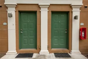 2811 NE 185th St, Aventura, FL 33180, Sold 01/31/22