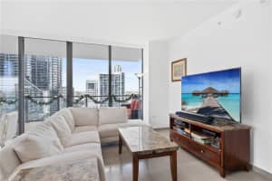 68 SE 6th St, Miami, FL 33131, Sold 08/02/22
