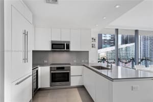 68 SE 6th St, Miami, FL 33131, Sold 08/02/22