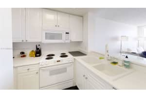 1800 Sunset Harbour Dr, Miami Beach, FL 33139, Sold 03/18/22