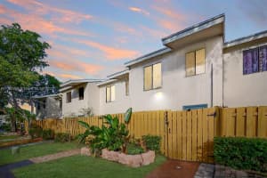 5088 S University Dr, Davie, FL 33328, Sold 02/14/22