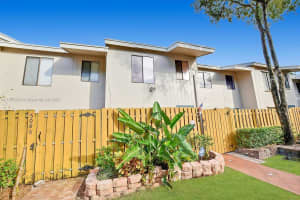 5088 S University Dr, Davie, FL 33328, Sold 02/14/22