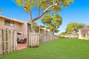 5088 S University Dr, Davie, FL 33328, Sold 02/14/22