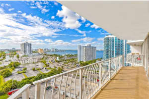 7601 E Treasure Dr APT 1502, North Bay Village, FL 33141, Sold 01/31/22