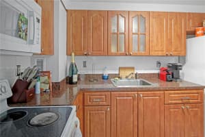 1865 79th Street Causeway #5l, North Bay Village, FL 33141, Sold 01/24/22