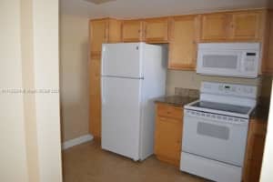 611 SW 113th Way, Pembroke Pines, FL 33025, Sold 02/25/22