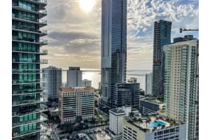 60 SW 13th St, Miami, FL 33130, Sold 02/01/22