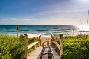 5310 N Ocean Dr, Riviera Beach, FL 33404, Sold 01/18/22