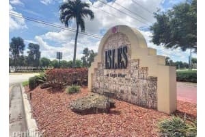 565 Vista Isles Dr, Sunrise, FL 33325, Sold 12/16/21