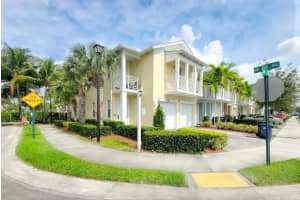 11571 NW 75th Ln, Doral, FL 33178, Sold 01/14/22