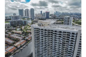 200 Leslie Dr, Hallandale Beach, FL 33009, Sold 04/11/22