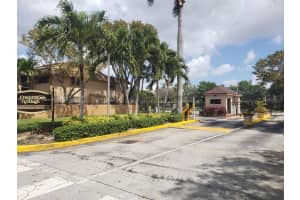 18995 NW 62nd Ave, Miami Gardens, FL 33015, Sold 02/17/22