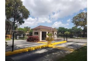 18995 NW 62nd Ave, Miami Gardens, FL 33015, Sold 02/17/22