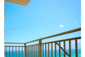 2080 S Ocean Dr, Hallandale Beach, FL 33009, Sold 01/05/22