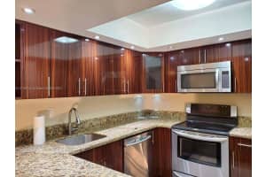 54 Madrid Ln, Davie, FL 33324, Sold 12/23/21