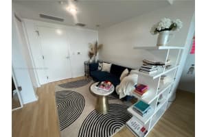 185 SW 7th St 12th floor, Miami, FL 33130, Sold 02/01/22