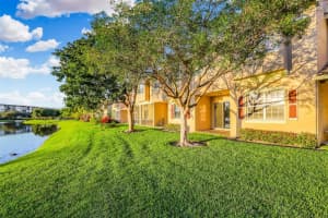 3359 Lakeside Dr, Davie, FL 33328, Sold 01/27/22