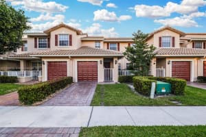 3359 Lakeside Dr, Davie, FL 33328, Sold 01/27/22