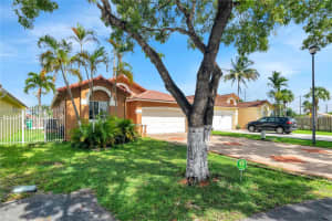 16921 NW 75th Ct, Hialeah, FL 33015, Sold 02/01/22