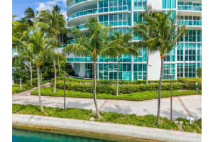 1000 South Pointe Dr, Miami Beach, FL 33139, Sold 05/11/22