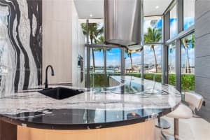 1000 South Pointe Dr, Miami Beach, FL 33139, Sold 05/11/22