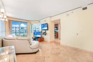 110 Washington Ave, Miami Beach, FL 33139, Sold 04/06/22