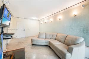 110 Washington Ave, Miami Beach, FL 33139, Sold 04/06/22