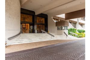 1800 NE 114th St, Miami, FL 33181, Sold 03/31/22