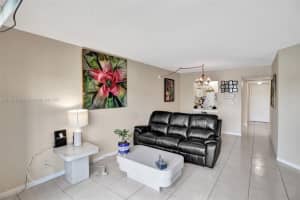 9022 NW 28th Dr, Coral Springs, FL 33065, Sold 01/21/22