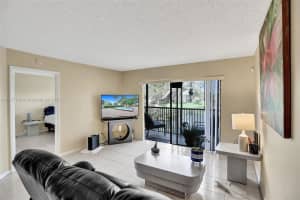9022 NW 28th Dr, Coral Springs, FL 33065, Sold 01/21/22