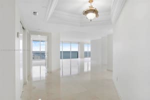 4779 Collins Ave, Miami Beach, FL 33140, Sold 01/14/22