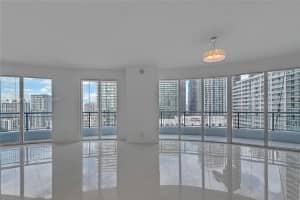 60 SW 13th St, Miami, FL 33130, Sold 01/28/22