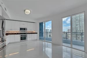 60 SW 13th St, Miami, FL 33130, Sold 01/28/22