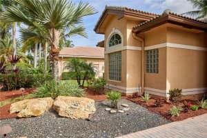 3020 W Lake Vista Cir, Davie, FL 33328, Sold 02/18/22