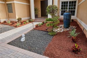 3020 W Lake Vista Cir, Davie, FL 33328, Sold 02/18/22