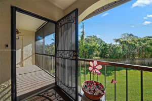 322 Pine Ridge Cir d2, Greenacres, FL 33463, Sold 04/15/22