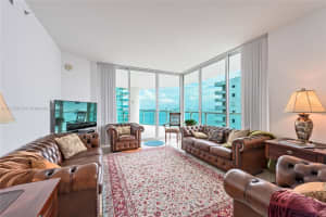 218 SE 14th St, Miami, FL 33131, Sold 01/12/22