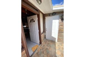 821 W 39th Pl, Hialeah, FL 33012, Sold 01/31/22
