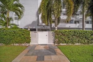 1045 10th St, Miami Beach, FL 33139, Sold 02/28/22