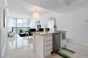 888 Biscayne Blvd, Miami, FL 33132, Sold 12/21/21