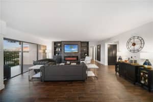 1800 NE 114th St, Miami, FL 33181, Sold 03/18/22