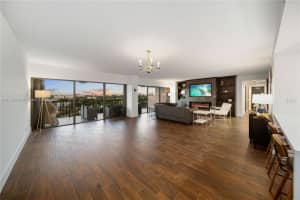 1800 NE 114th St, Miami, FL 33181, Sold 03/18/22