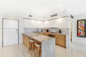 2155 Washington Ct, Miami Beach, FL 33139, Sold 03/11/22