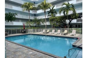 8261 NW 8th St, Miami, FL 33126, Sold 02/08/22