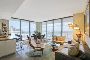 88 SW 7th St, Miami, FL 33130, Sold 01/05/22