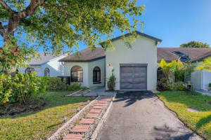 10008 NW 83rd St, Tamarac, FL 33321, Sold 01/07/22