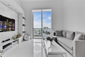 185 SW 7th St 12th floor, Miami, FL 33130, Sold 01/07/22